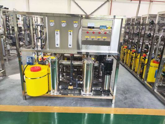 معدات تصفية المياه بواسطة التناضح العكسي في المختبر معدات تصفية المياه الصالحة للشرب مباشرة